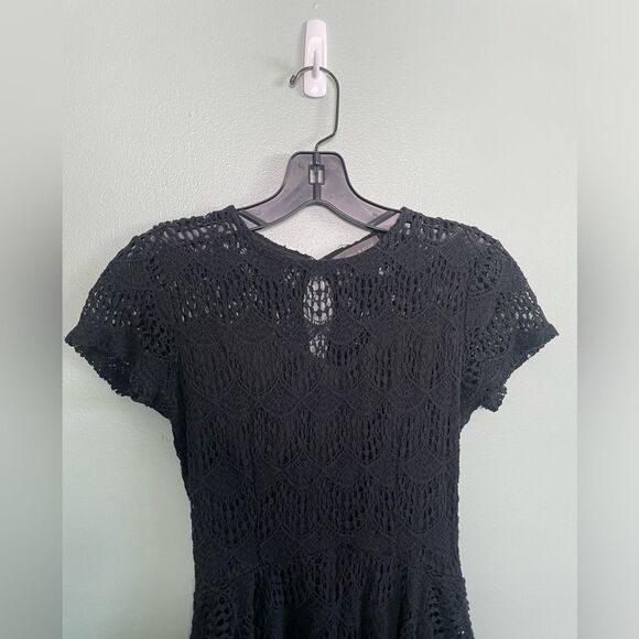 Kendall & Kylie Black Fit and Flare Keyhole Goth Lace Overlay Dress SZ M - Picture 2 of 10